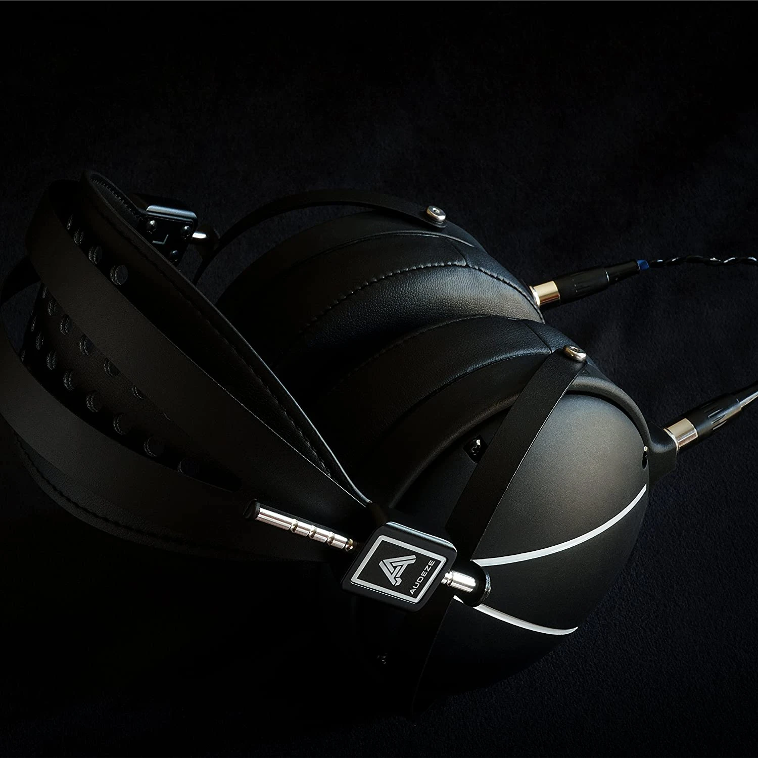 Audeze LCD-2 Closed Back Planar Magnetic Headphone 5 Audeze LCD-2 Closed Back Planar Magnetic Headphone - Image 5