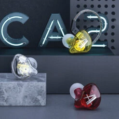 CCA - CA2 Wired IEM -Audio Headphone Store Concept Kart CCA CA2 Wired IEM Crystal 3