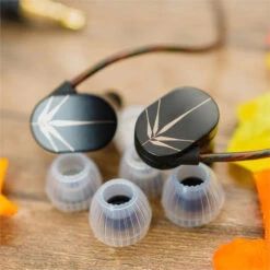 MOONDROP - Chu Wired IEM (Demo Unit) -Audio Headphone Store Concept Kart MOONDROP Chu Wired IEM Black 2 7 70a91f05 f51e 4046 8d15 d9ffab87a377