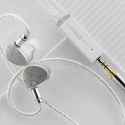 MOONDROP - Dawn Mini DAC & Amp 28 MOONDROP - Dawn Mini DAC & Amp -Audio Headphone Store Concept Kart MOONDROP Dawn Mini DAC Amp White 3 9