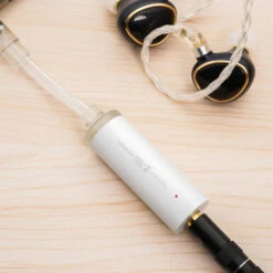 MOONDROP - Dawn Mini DAC & Amp 37 MOONDROP - Dawn Mini DAC & Amp -Audio Headphone Store Concept Kart MOONDROP Dawn Mini DAC Amp White 4 3