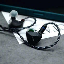 TANGZU - X DIVINUS FUDU Verse 1 IEM -Audio Headphone Store Concept Kart Tangzu Fudu Verse 1 IEM 2 3