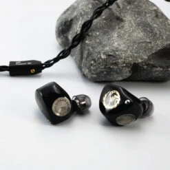 Unique Melody - MEXT Wired IEM -Audio Headphone Store Concept Kart Unique Melody MEXT Wired IEM Black 1 2