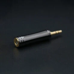 AUDIOCULAR – A11 Audio Adaptor -Audio Headphone Store Concept kart AUDIOCULAR A11 Audio Adaptor 1