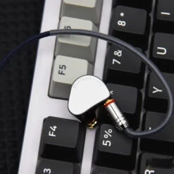 Rose Technics - QT9-MK3 IEM -Audio Headphone Store Concept kart Rose Technics QT9 MK3 1DD 4BA In Ear Monitor 5