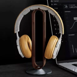 TECPHILE - P45 Headphone Stand 15 TECPHILE - P45 Headphone Stand -Audio Headphone Store Concept kart TECPHILE P45 Headphone Stand Brown 3 6
