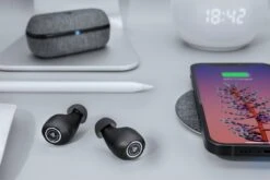 Lypertek PurePlay Z7 Triple Hybrid Driver True Wireless Earbuds -Audio Headphone Store Lypertek PurePlay Z7 Texture1