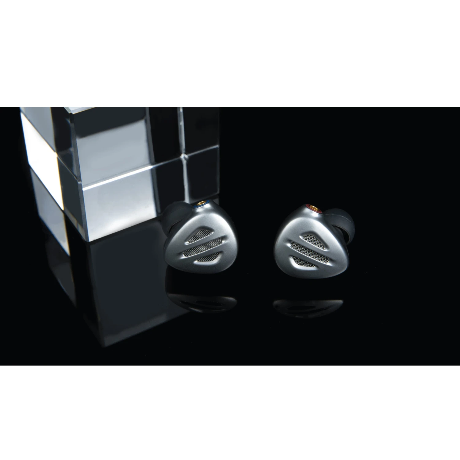 FiiO FH9 Hybrid In-Ear Monitor 4 FiiO FH9 Hybrid In-Ear Monitor - Image 4