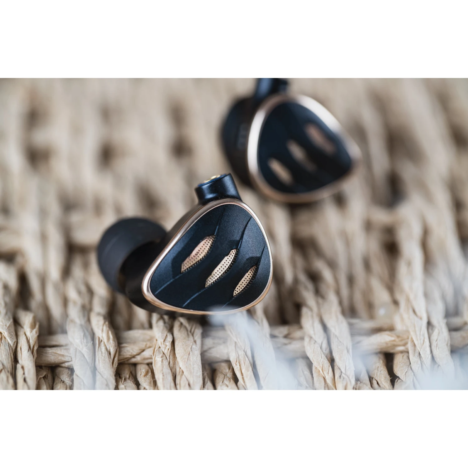 FiiO FH5S Quad Driver Hybrid In-Ear Monitor 4 FiiO FH5S Quad Driver Hybrid In-Ear Monitor - Image 4