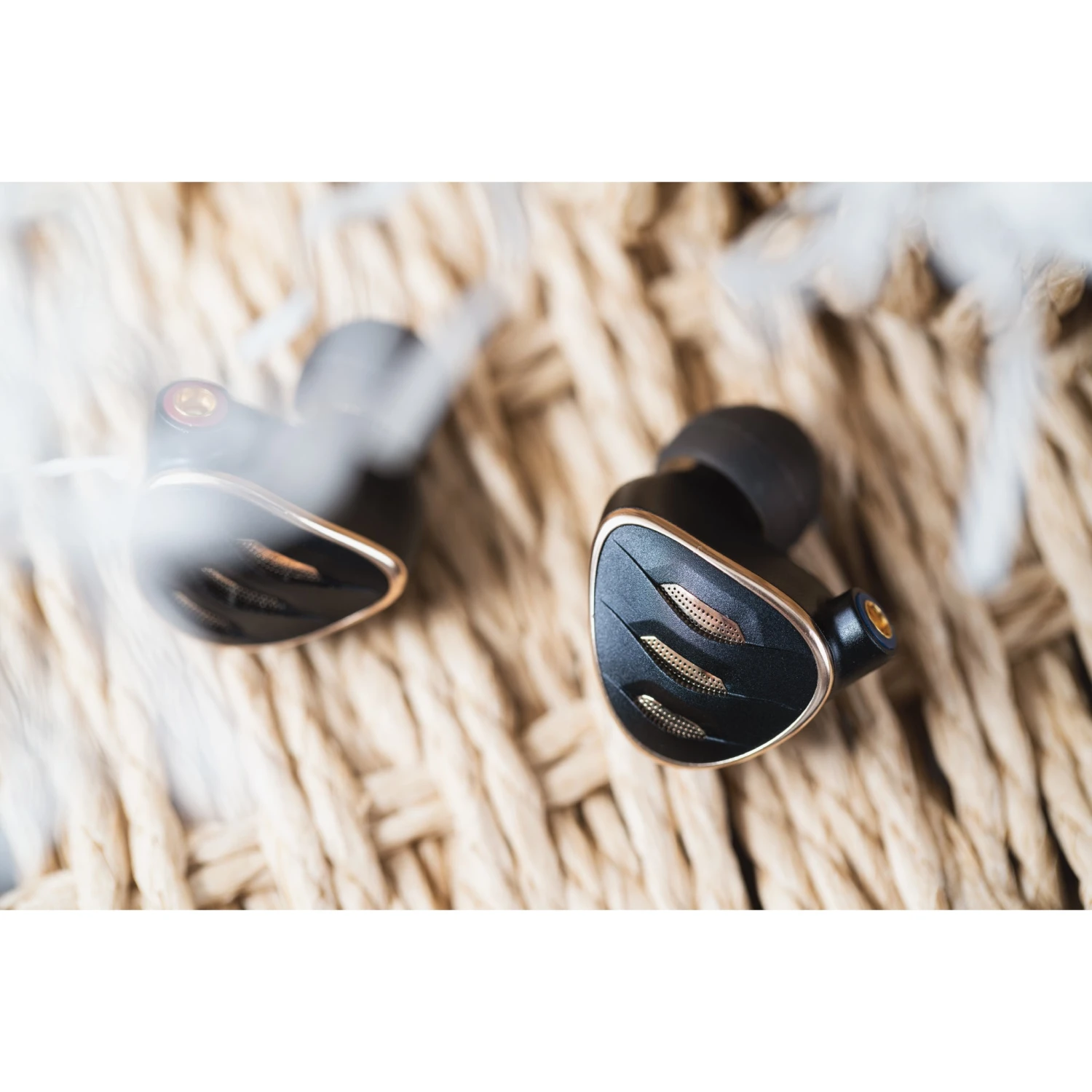 FiiO FH5S Quad Driver Hybrid In-Ear Monitor 5 FiiO FH5S Quad Driver Hybrid In-Ear Monitor - Image 5