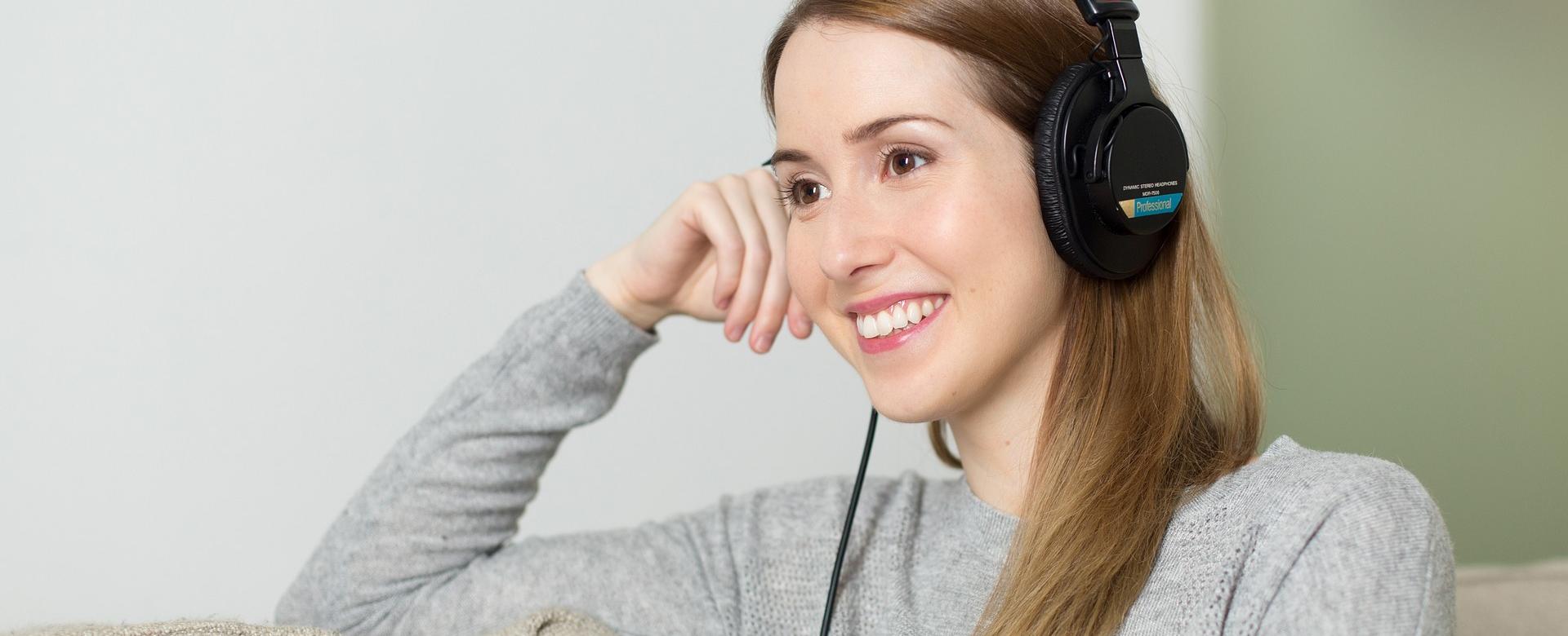 Audio Headphone Store 18 Audio Headphone Store -Audio Headphone Store woman 977020 1920
